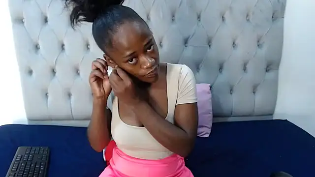 Snapshot of SexyAdelexx chatting on February 2026 07:36:01 AM SexyAdelexx online show from February 2026 07:36:01 AM