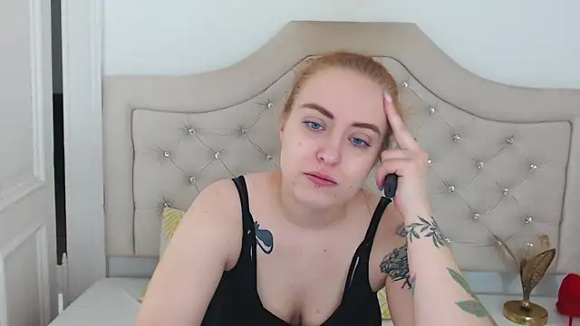 Snapshot of RubyBigBoobs chatting on December 2025 03:07:01 PM RubyBigBoobs online show from December 2025 03:07:01 PM