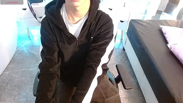 kaelwolf tay online show from November 2025 11:47:02 AM