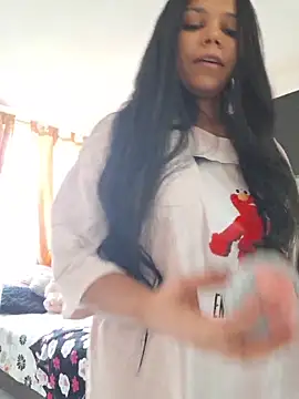 Snapshot of Mia_Rosex chatting on December 2025 06:26:01 PM Mia Rosex online show from December 2025 06:26:01 PM