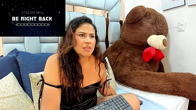 Snapshot of lissaharris chatting on December 2025 01:44:02 AM lissaharris online show from December 2025 01:44:02 AM