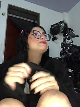 Snapshot of Miharu_ chatting on December 2025 09:56:02 PM Miharu online show from December 2025 09:56:02 PM