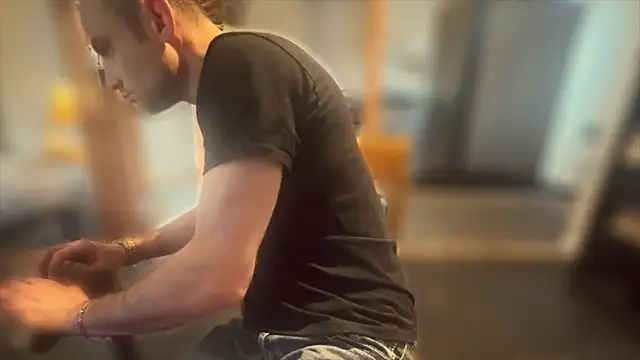 famous1tad online show from January 2026 06:09:01 PM