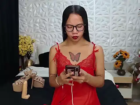 Snapshot of TransGoddessSofia chatting on December 2025 09:46:02 AM TransGoddessSofia online show from December 2025 09:46:02 AM