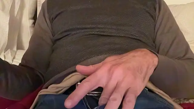 Snapshot of SimonZydar chatting on November 2025 09:41:02 PM SimonZydar online show from November 2025 09:41:02 PM