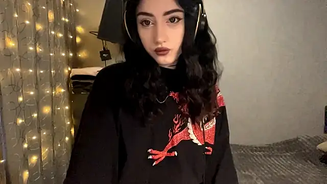 Snapshot of Meowluly chatting on December 2025 09:52:02 PM Meowluly online show from December 2025 09:52:02 PM