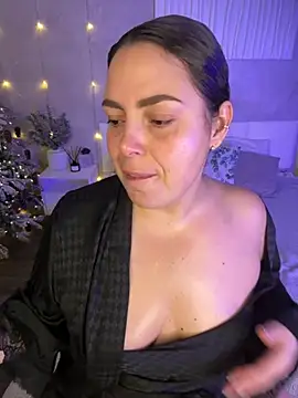 Snapshot of Amalia_Lia_ chatting on December 2025 06:24:02 PM Amalia Lia online show from December 2025 06:24:02 PM