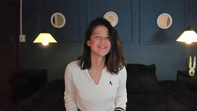 Snapshot of Skyy_bloom chatting on March 2026 12:11:01 PM Skyy bloom online show from March 2026 12:11:01 PM