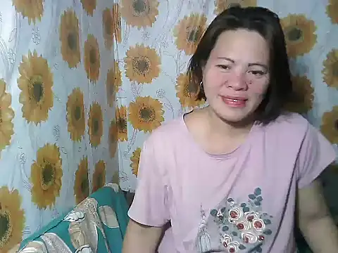 Smilinglovely online show from February 2026 01:05:02 PM