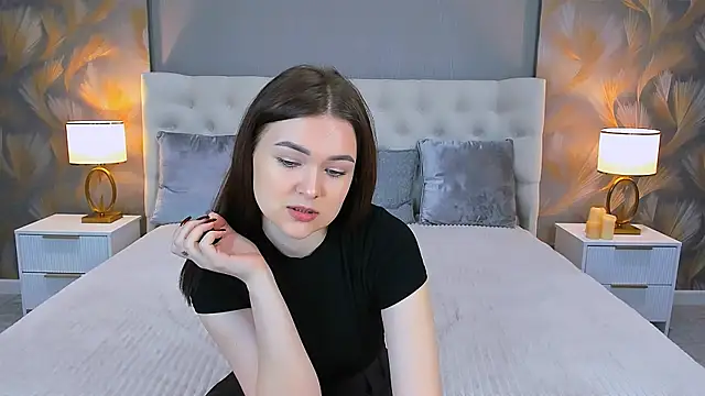 Snapshot of GLORIA_BLOOM chatting on December 2025 08:35:01 PM GLORIA BLOOM online show from December 2025 08:35:01 PM