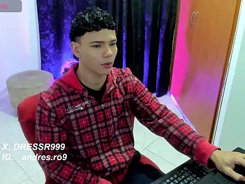 Snapshot of secret_justin7 chatting on December 2025 12:10:01 PM secret justin7 online show from December 2025 12:10:01 PM