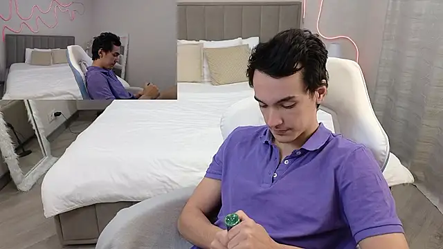 MoonlinSkinn online show from February 2026 01:00:02 AM