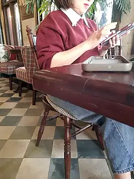 Snapshot of Bea_219 chatting on December 2025 06:06:01 AM Bea 219 online show from December 2025 06:06:01 AM