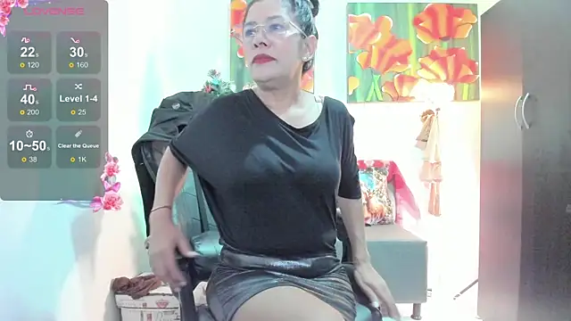 Snapshot of Miss_clarepocahose chatting on December 2025 01:04:02 AM Miss clarepocahose online show from December 2025 01:04:02 AM