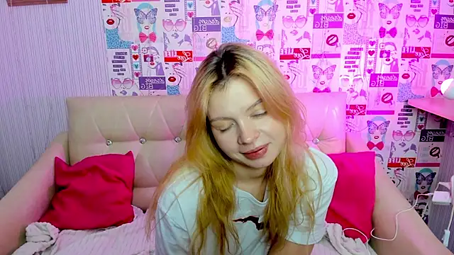 Snapshot of AlysaMeow chatting on December 2025 06:48:01 PM AlysaMeow online show from December 2025 06:48:01 PM