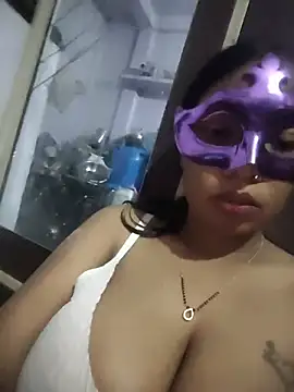 aarti03fb online show from April 2026 06:38:01 PM