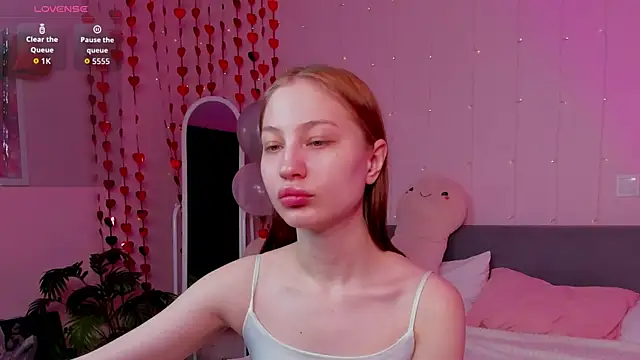 lally cute online show from February 2026 07:25:02 PM