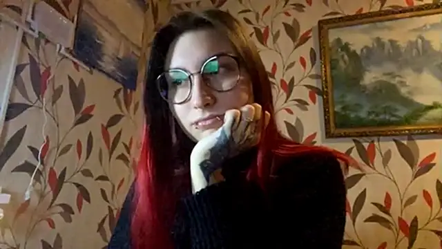 Snapshot of MangledShale chatting on December 2025 07:24:01 AM MangledShale online show from December 2025 07:24:01 AM