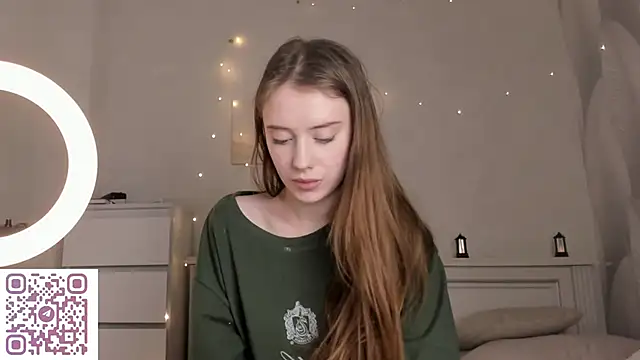 Snapshot of AmyForYouu chatting on December 2025 09:09:01 PM AmyForYouu online show from December 2025 09:09:01 PM