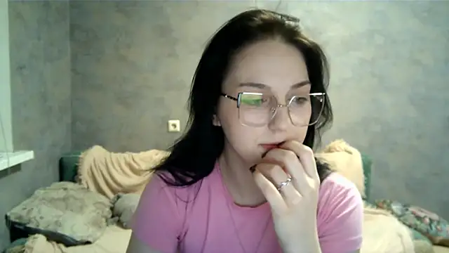 Snapshot of GlibRasher chatting on December 2025 08:07:02 PM GlibRasher online show from December 2025 08:07:02 PM