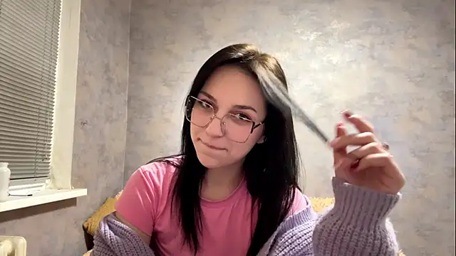 Snapshot of GlibRasher chatting on December 2025 09:53:01 PM GlibRasher online show from December 2025 09:53:01 PM