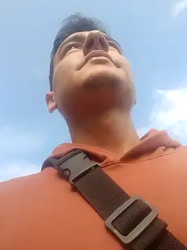 Snapshot of STUDIO-1 chatting on December 2025 01:16:02 PM STUDIO-1 online show from December 2025 01:16:02 PM