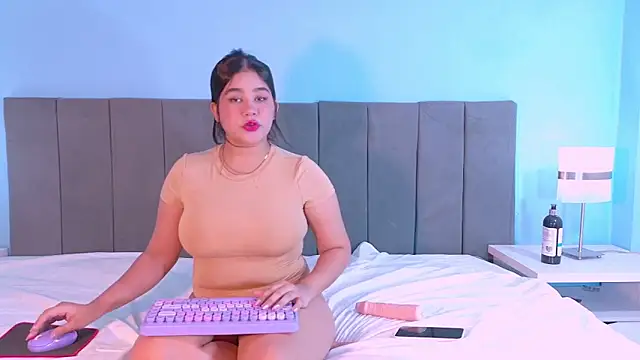 Lizz Bunny online show from April 2026 01:42:02 AM