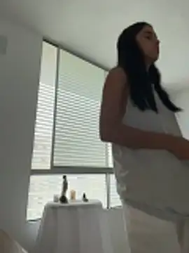 Snapshot of Miia_moonn chatting on December 2025 10:53:01 AM Miia moonn online show from December 2025 10:53:01 AM