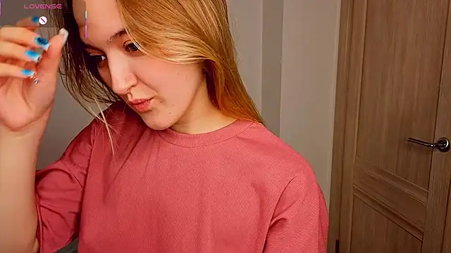 Snapshot of MarySparkl chatting on December 2025 07:45:02 PM MarySparkl online show from December 2025 07:45:02 PM