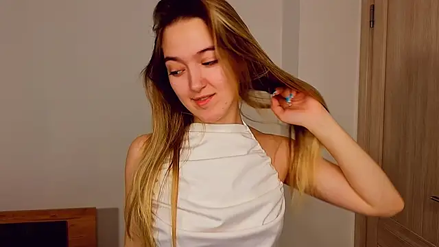 Snapshot of MarySparkl chatting on December 2025 07:33:02 PM MarySparkl online show from December 2025 07:33:02 PM