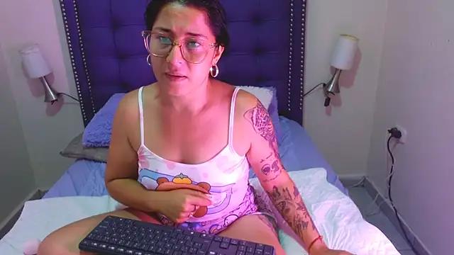 Snapshot of franysteell chatting on December 2025 11:04:01 AM franysteell online show from December 2025 11:04:01 AM