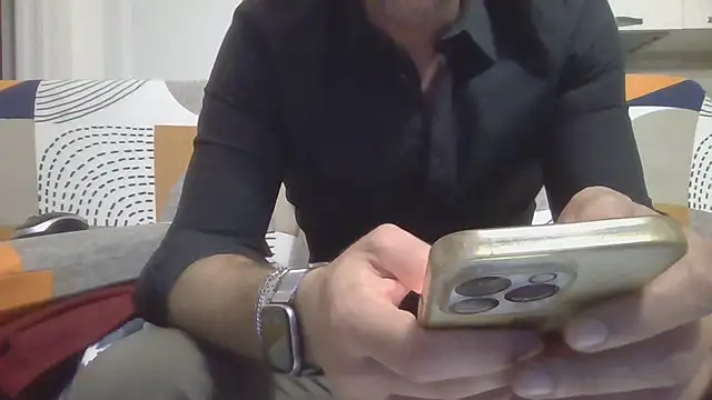 Snapshot of Eroshotlicker chatting on December 2025 11:10:01 PM Eroshotlicker online show from December 2025 11:10:01 PM