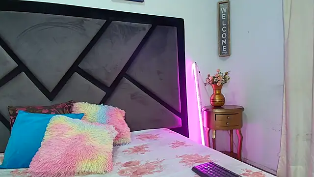 Snapshot of TashaNaughty4u chatting on December 2025 12:14:02 PM TashaNaughty4u online show from December 2025 12:14:02 PM