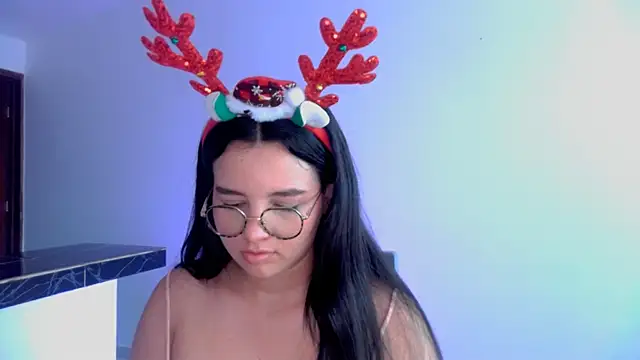 Snapshot of LilBunny_1 chatting on December 2025 01:42:01 PM LilBunny 1 online show from December 2025 01:42:01 PM