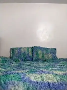 NiinaHans online show from November 2025 11:02:02 AM