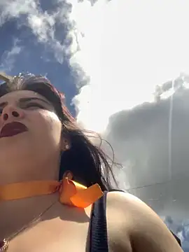 Yuliks  online show from December 2025 03:54:01 PM