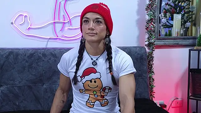 MightyLaura1 online show from December 2025 11:13:02 PM