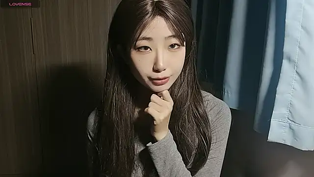 Snapshot of Yyoo-99 chatting on December 2025 10:04:02 PM Yyoo-99 online show from December 2025 10:04:02 PM