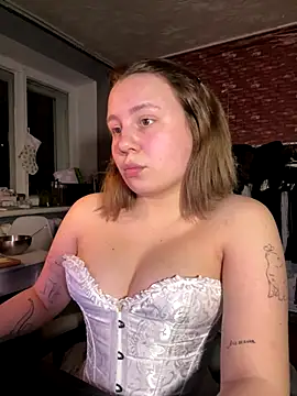 Snapshot of Annahylio chatting on November 2025 08:10:01 PM Annahylio online show from November 2025 08:10:01 PM