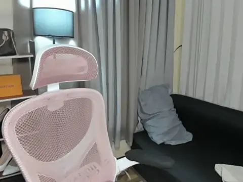 Snapshot of TsUncutMegan chatting on December 2025 07:29:02 PM TsUncutMegan online show from December 2025 07:29:02 PM