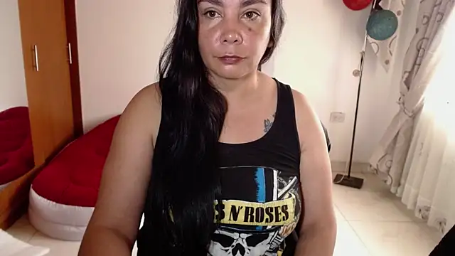 Snapshot of vivian-milf chatting on November 2025 01:55:02 PM vivian-milf online show from November 2025 01:55:02 PM