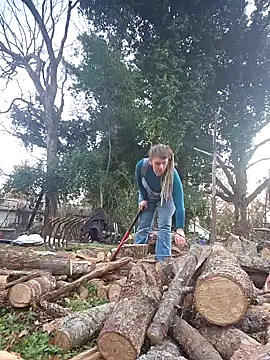 Snapshot of Horny_hippie chatting on December 2024 10:11:02 PM Horny hippie online show from December 2024 10:11:02 PM