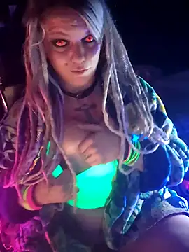 Snapshot of Horny_hippie chatting on October 2025 05:30:01 AM Horny hippie online show from October 2025 05:30:01 AM