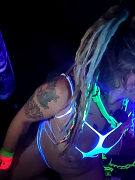 Snapshot of Horny_hippie chatting on November 2025 12:16:02 AM Horny hippie online show from November 2025 12:16:02 AM