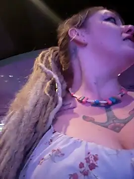 Snapshot of Horny_hippie chatting on November 2025 07:08:01 AM Horny hippie online show from November 2025 07:08:01 AM