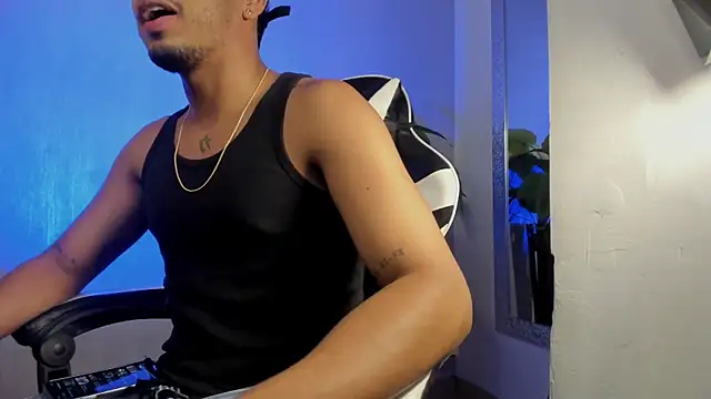 Snapshot of Brand_Collins chatting on December 2025 07:58:02 AM Brand Collins online show from December 2025 07:58:02 AM