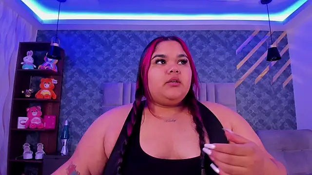 Snapshot of AlyzzandreRouge chatting on December 2025 12:32:02 PM AlyzzandreRouge online show from December 2025 12:32:02 PM