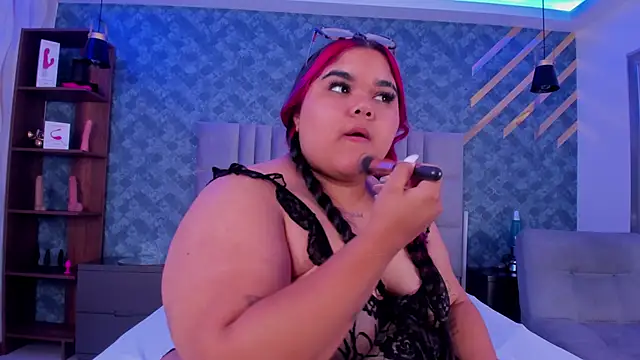 Snapshot of AlyzzandreRouge chatting on December 2025 11:52:01 AM AlyzzandreRouge online show from December 2025 11:52:01 AM