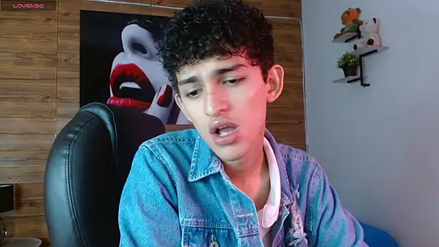 Snapshot of Michaelkoiv chatting on November 2025 12:20:01 PM Michaelkoiv online show from November 2025 12:20:01 PM