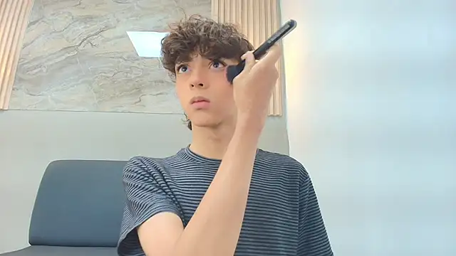 Snapshot of CRISS_ALLEN1 chatting on December 2025 01:15:01 PM CRISS ALLEN1 online show from December 2025 01:15:01 PM